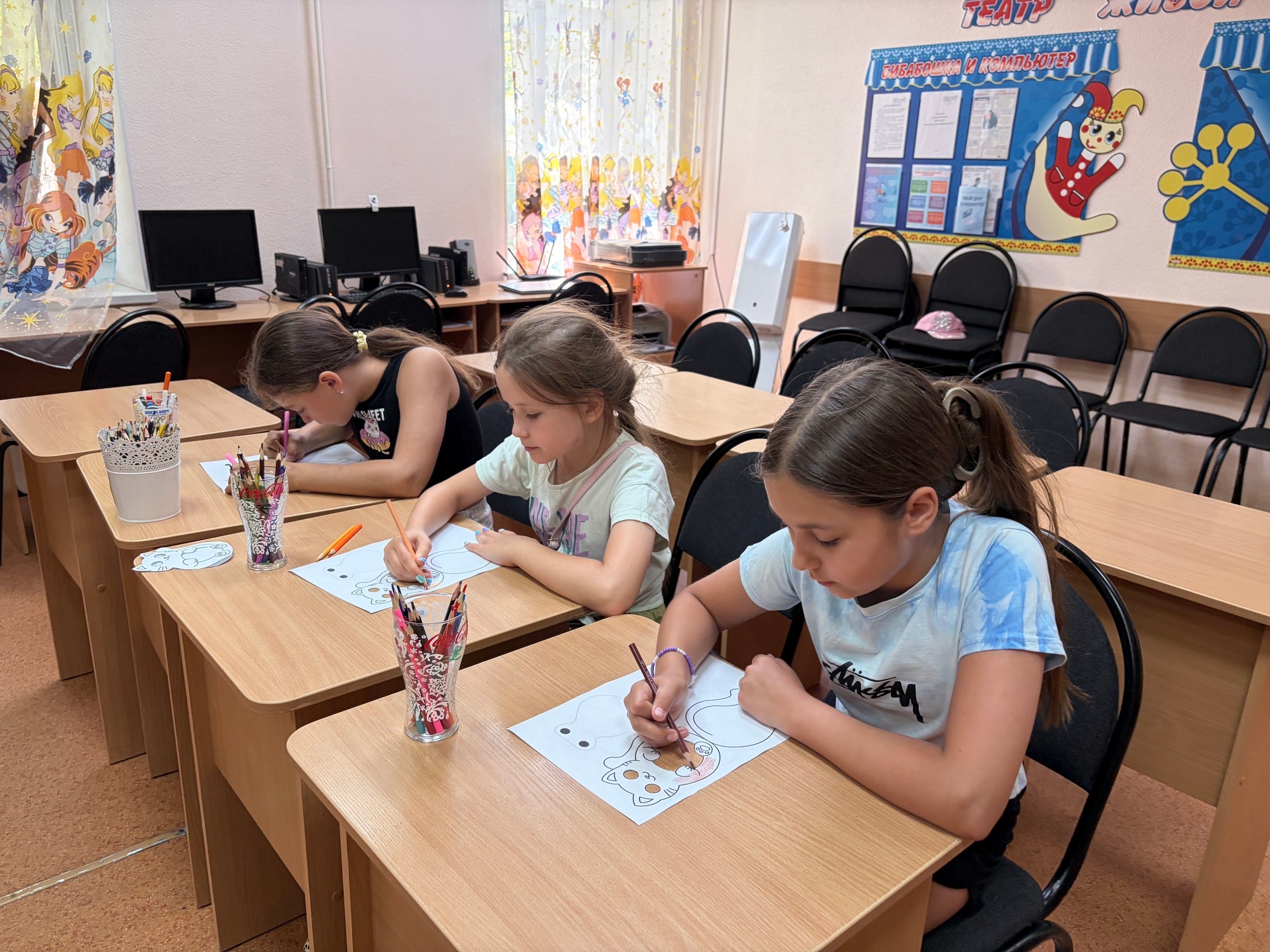 Read more about the article КНИЖНАЯ ПОЛЯНКА: НАШИ ВЕРНЫЕ ДРУЗЬЯ